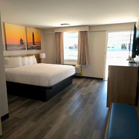 Days Inn And Suites By Wyndham פורט הורון מראה חיצוני תמונה