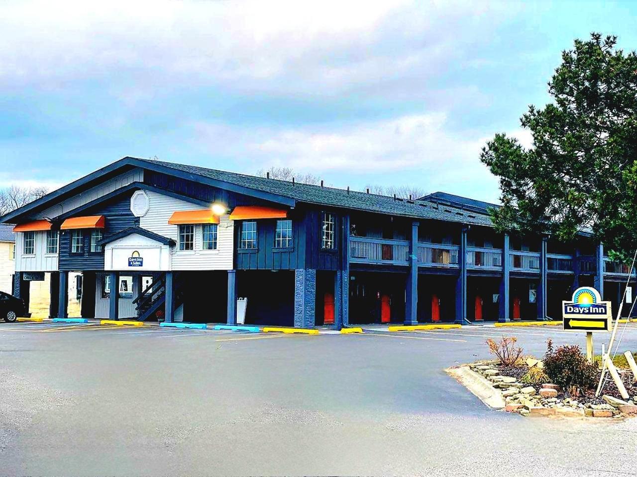 Days Inn And Suites By Wyndham פורט הורון מראה חיצוני תמונה