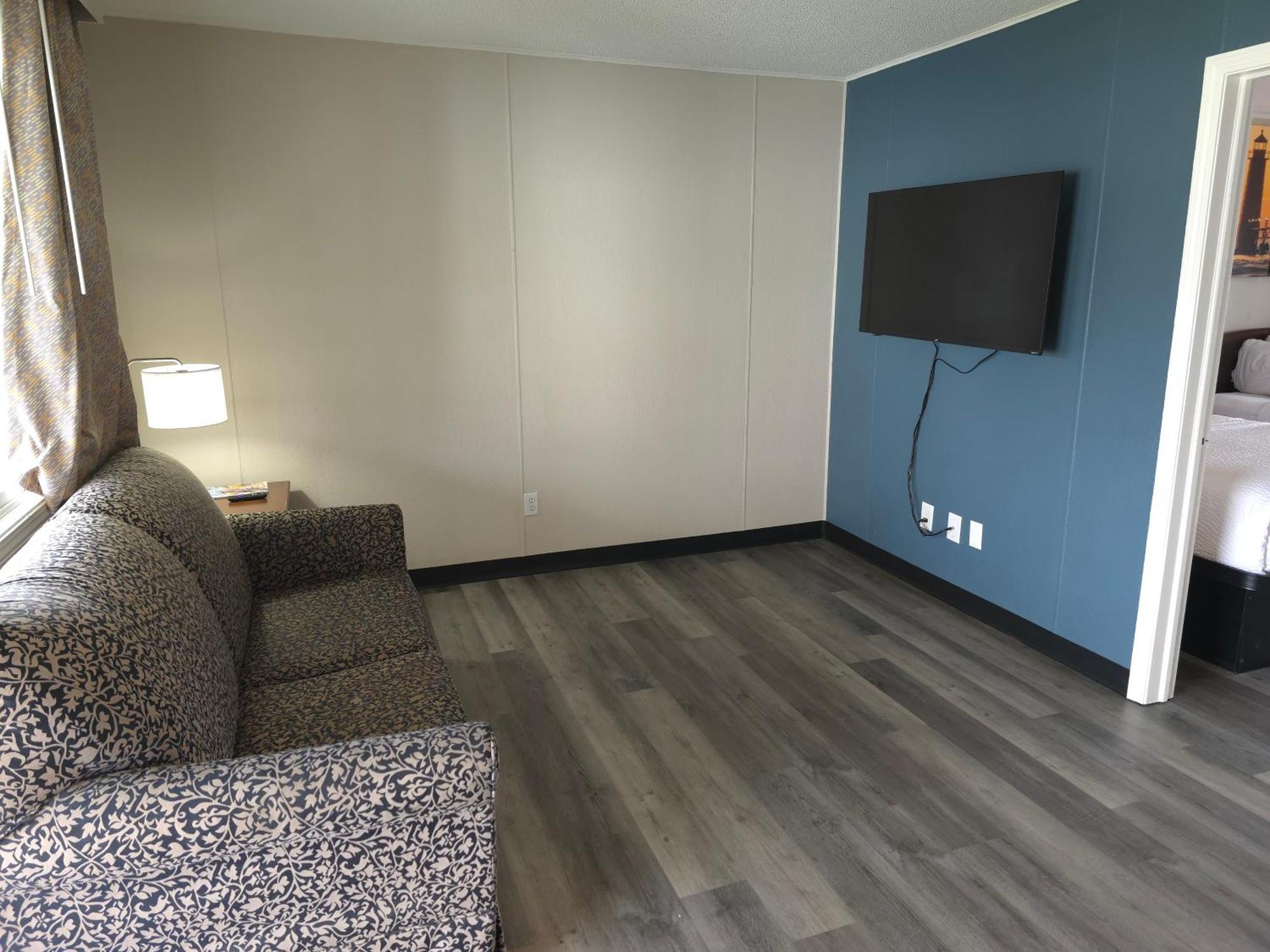 Days Inn And Suites By Wyndham פורט הורון מראה חיצוני תמונה