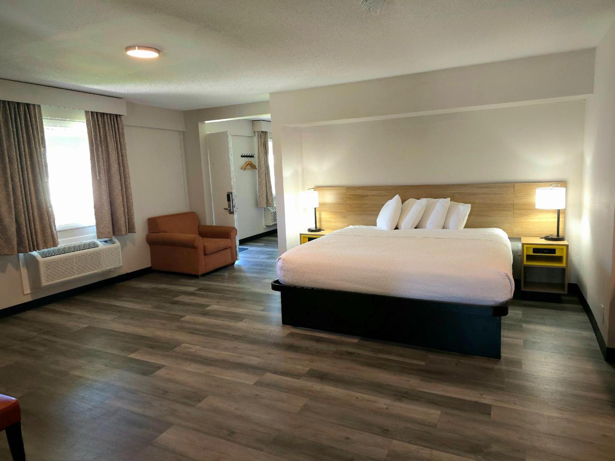 Days Inn And Suites By Wyndham פורט הורון מראה חיצוני תמונה