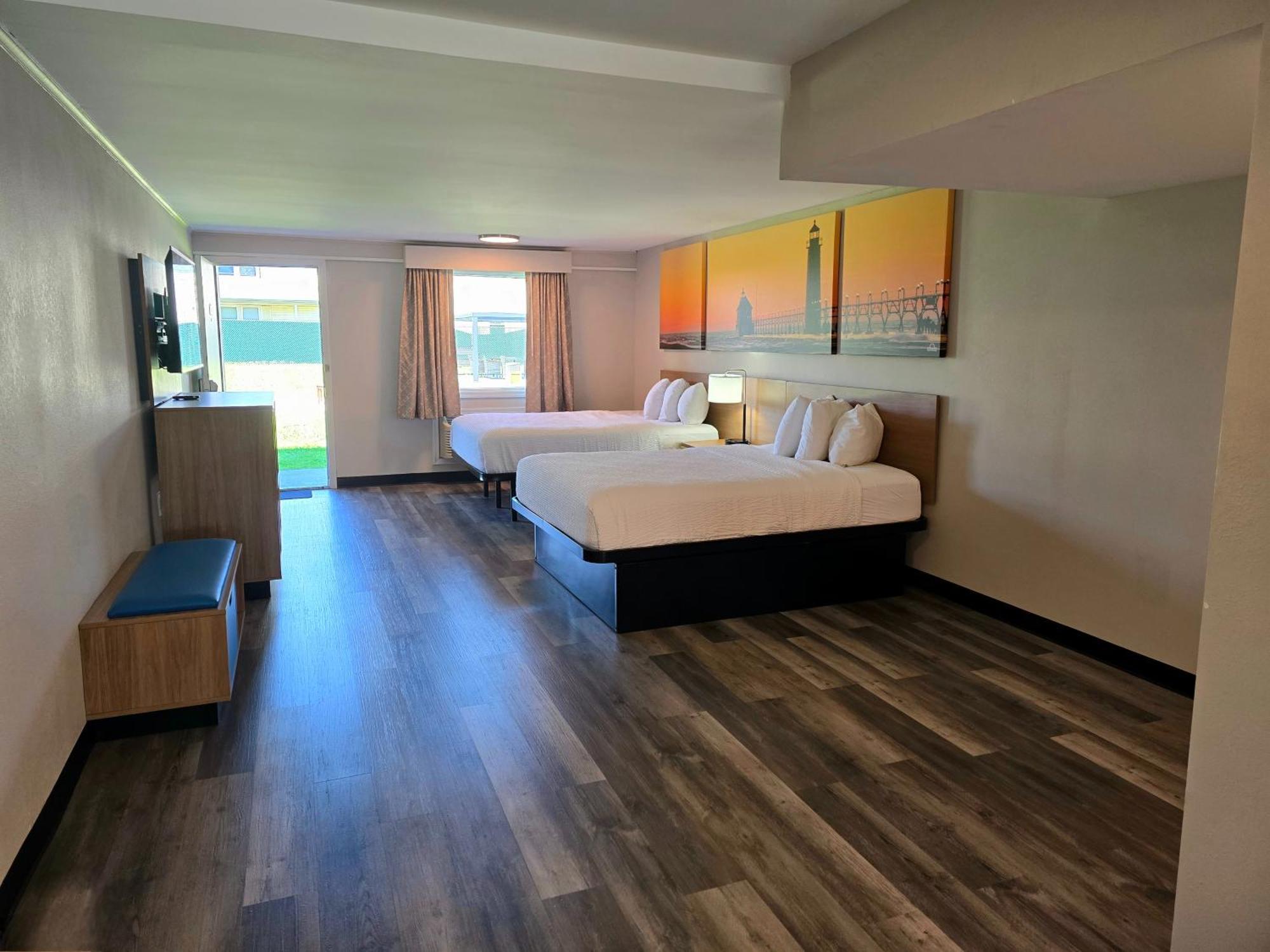 Days Inn And Suites By Wyndham פורט הורון מראה חיצוני תמונה
